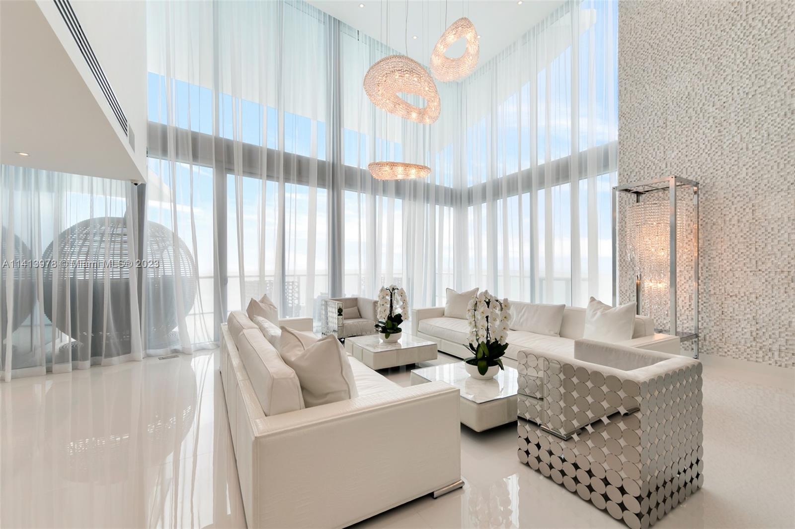 JADE BEACH - Residential