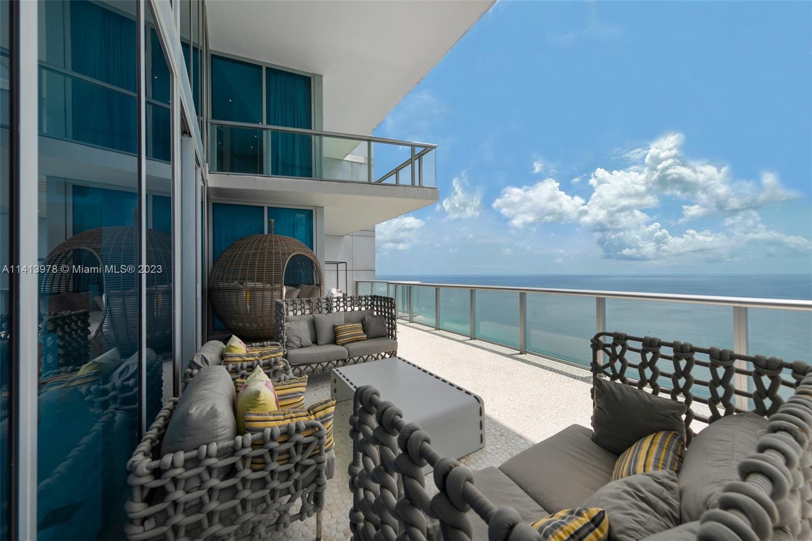 JADE BEACH - Residential