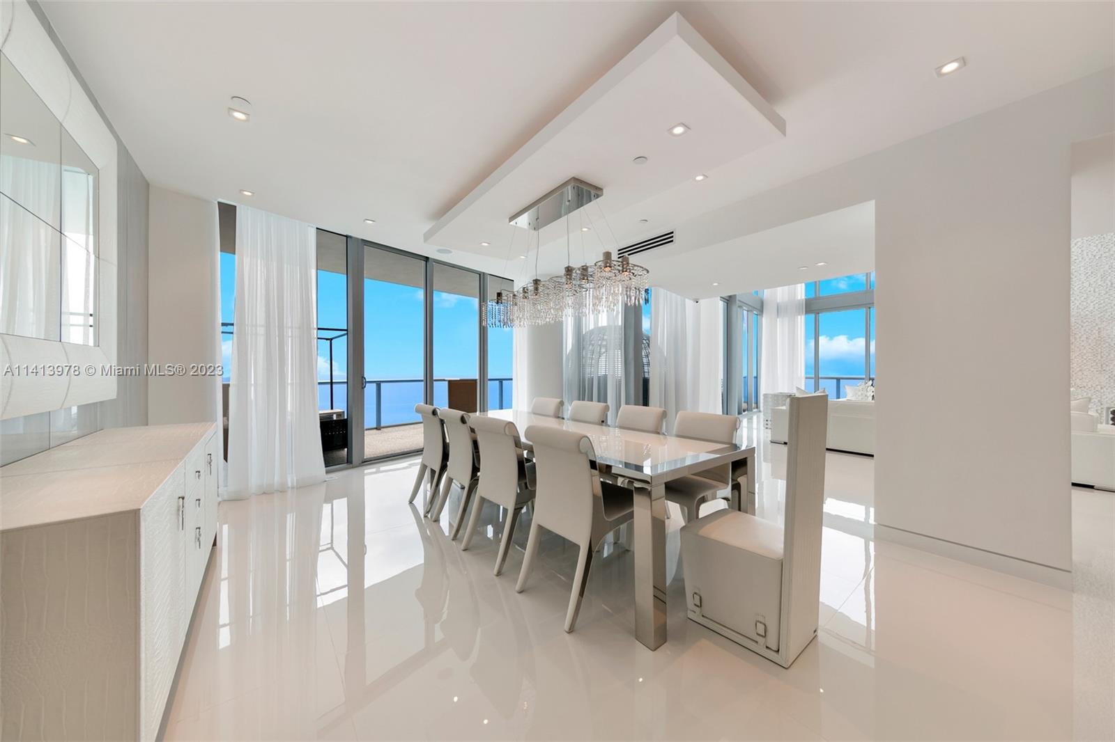 JADE BEACH - Residential