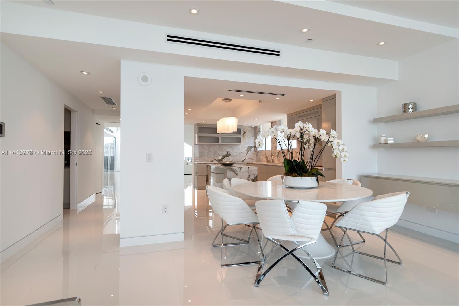 JADE BEACH - Residential