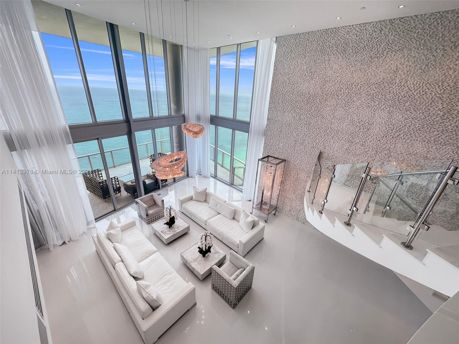 JADE BEACH - Residential