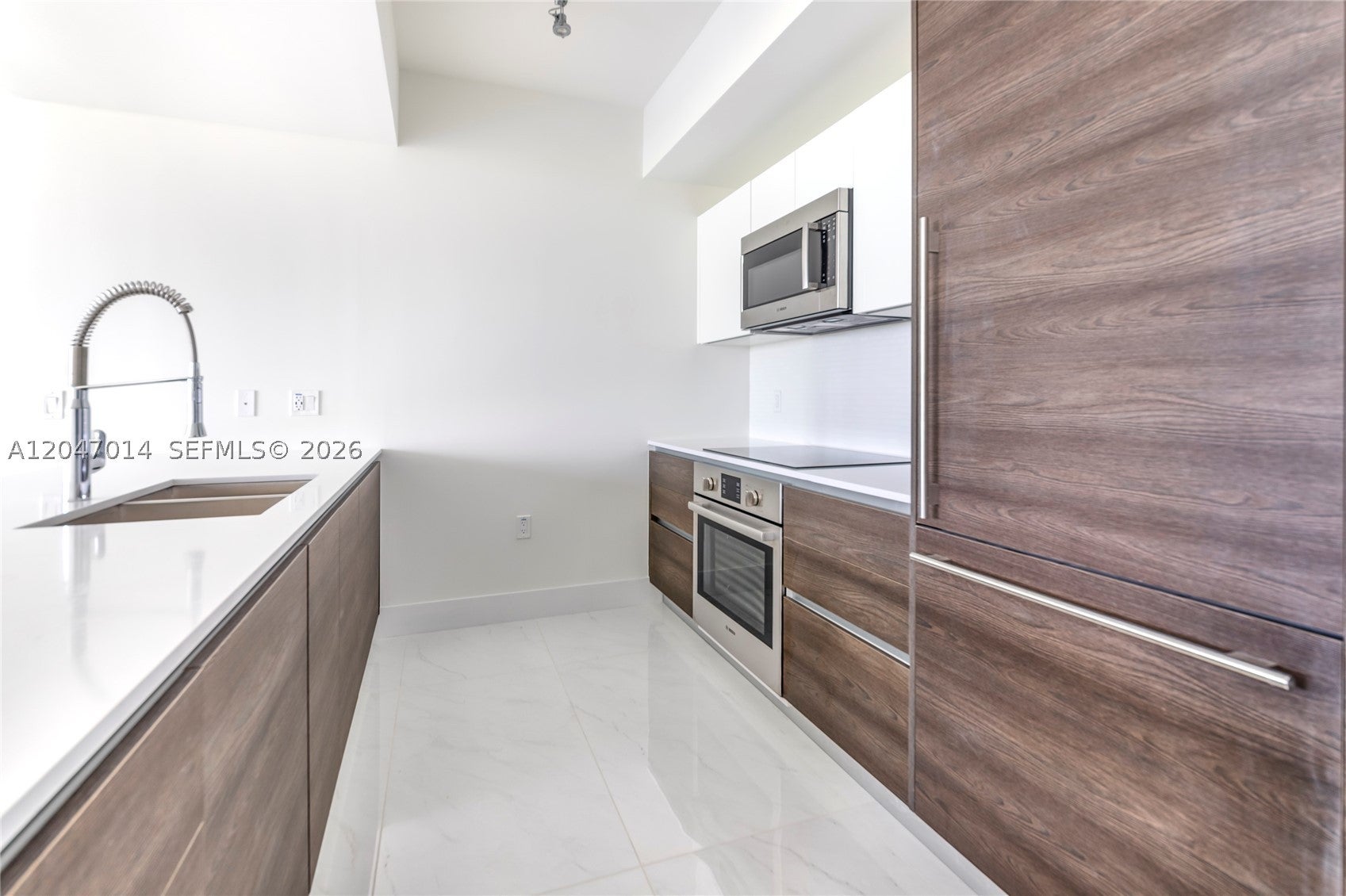 301 Altara Ave 733