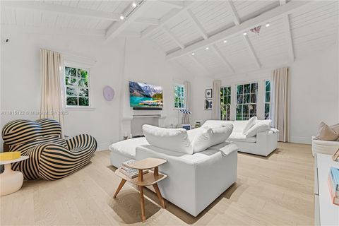 3747 Royal Palm Ave Miami Beach FL 33140