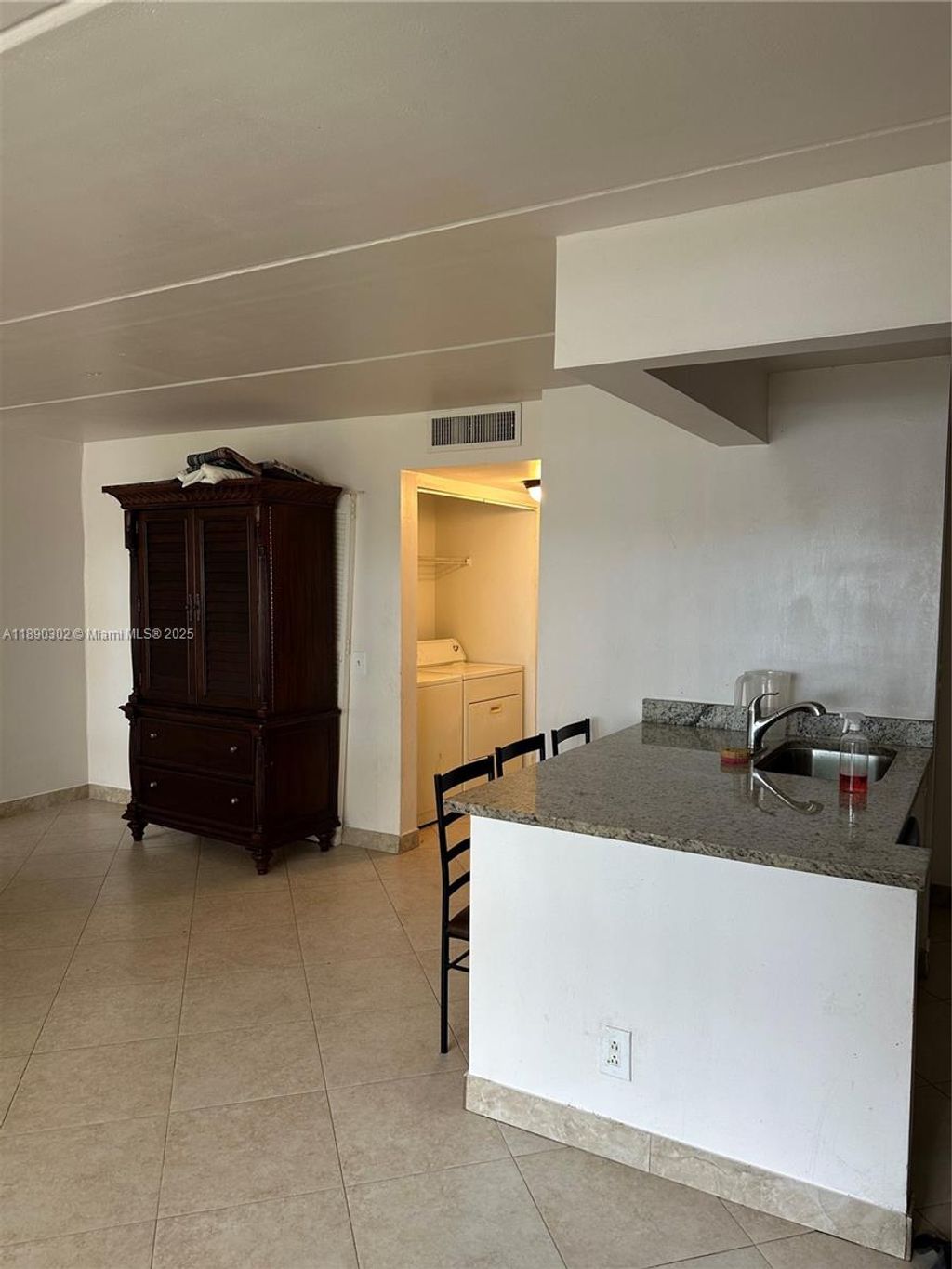 Photo of 805 Meadows Cir #805, Boynton Beach, FL 33436 (MLS # A11890302)