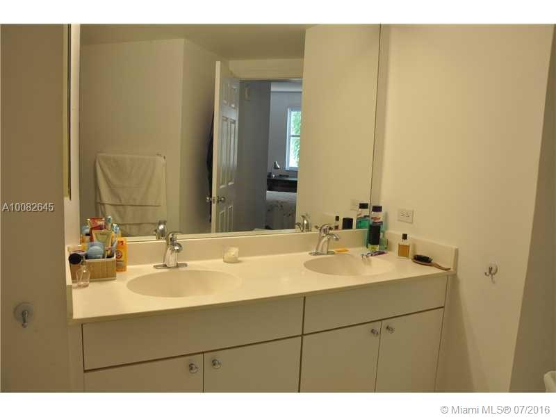 PORTO BELLAGIO CONDO - Residential Lease