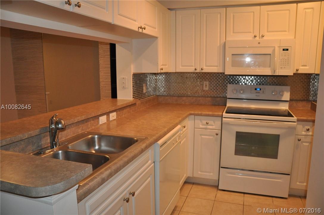 PORTO BELLAGIO CONDO - Residential Lease