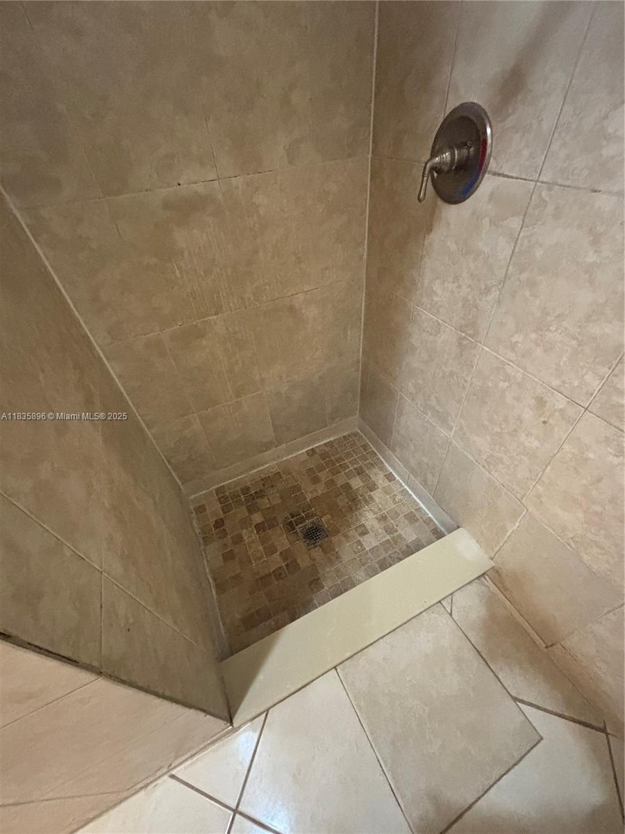 FLORAL HEIGHTS - Residential Lease