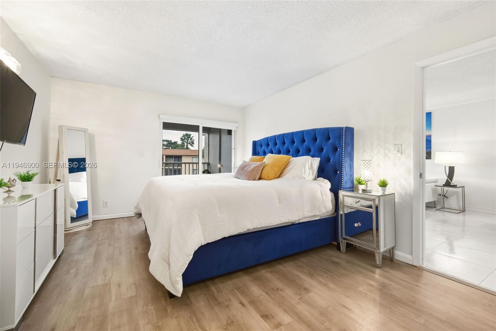 BUILDING ONE OF RACQUET C - Residential