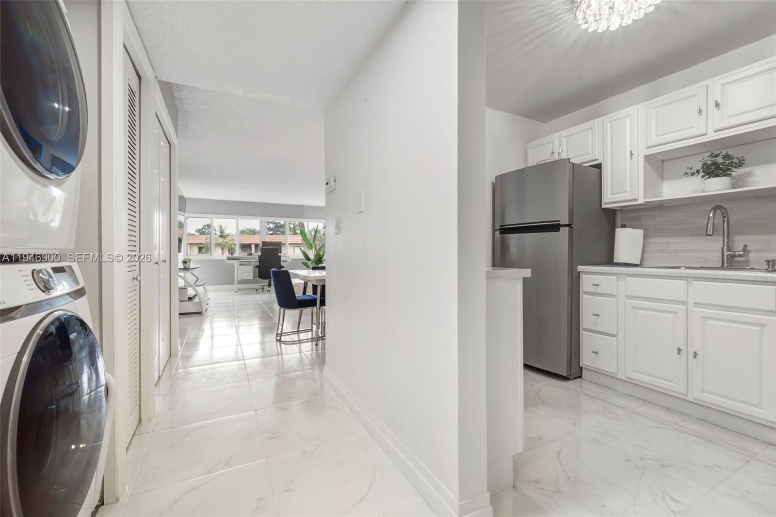 BUILDING ONE OF RACQUET C - Residential