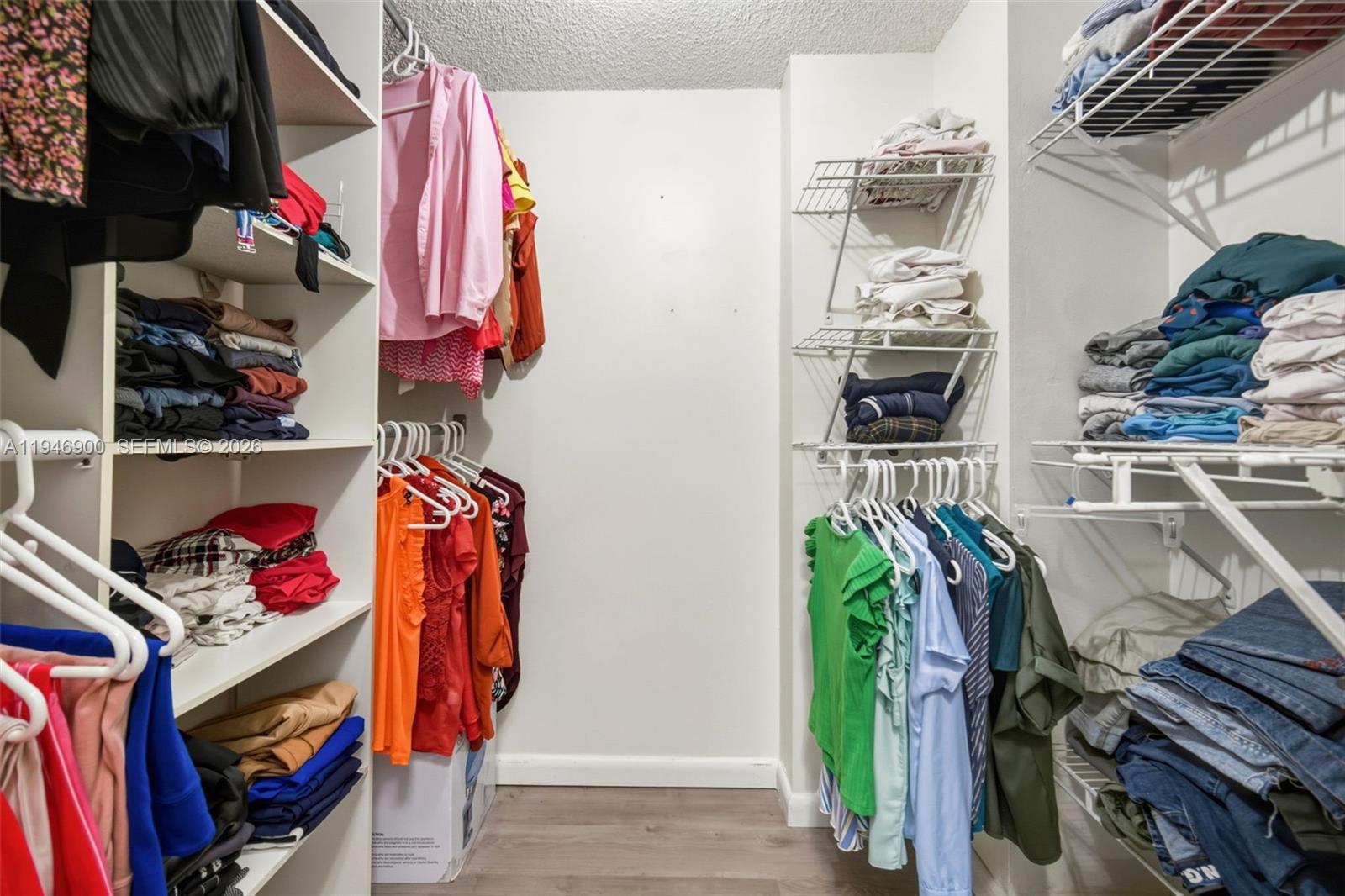 BUILDING ONE OF RACQUET C - Residential