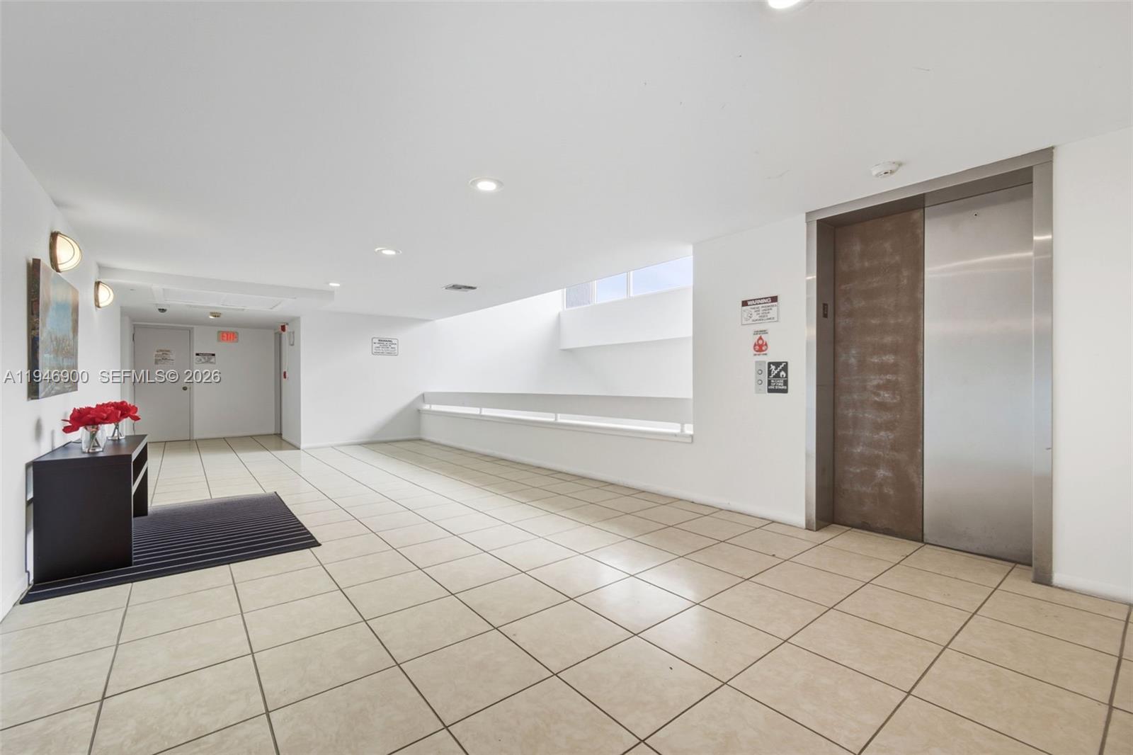 BUILDING ONE OF RACQUET C - Residential