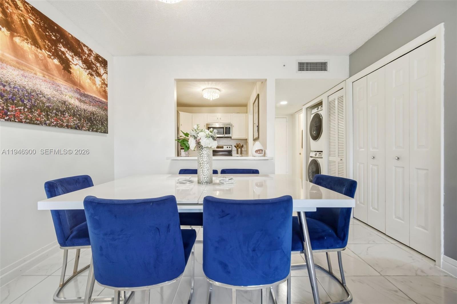 BUILDING ONE OF RACQUET C - Residential