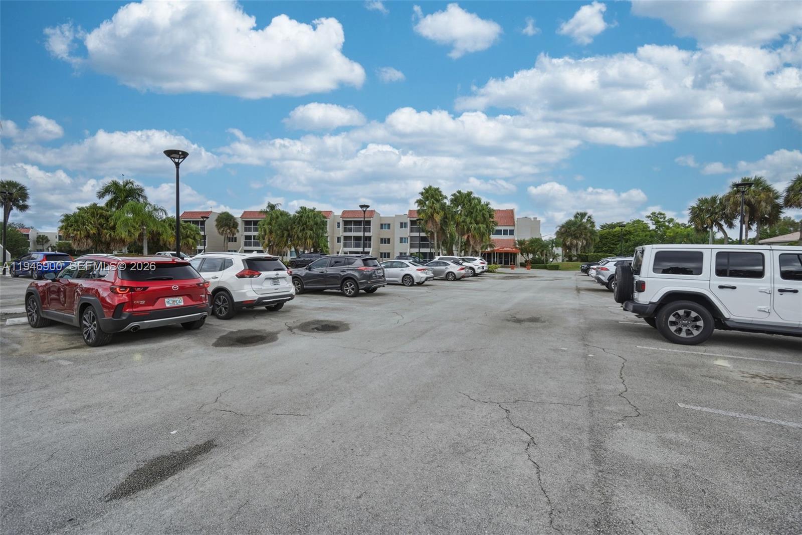 BUILDING ONE OF RACQUET C - Residential