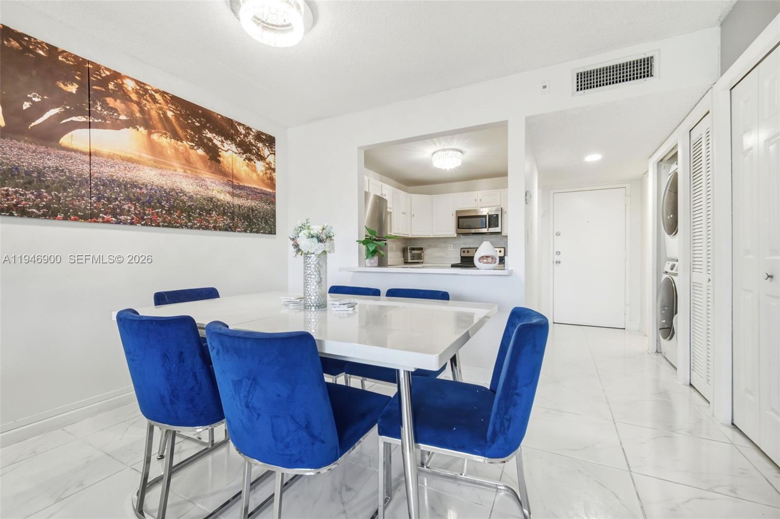 BUILDING ONE OF RACQUET C - Residential