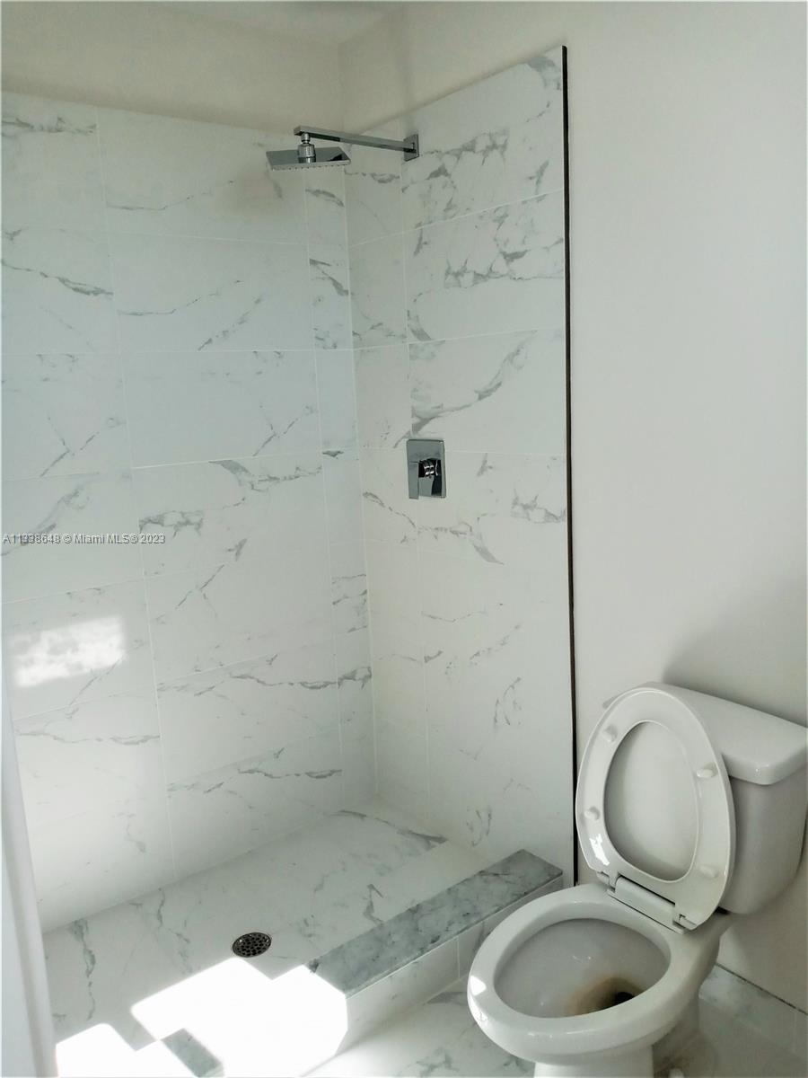 AVENTURA VILLAGE - Residential Lease