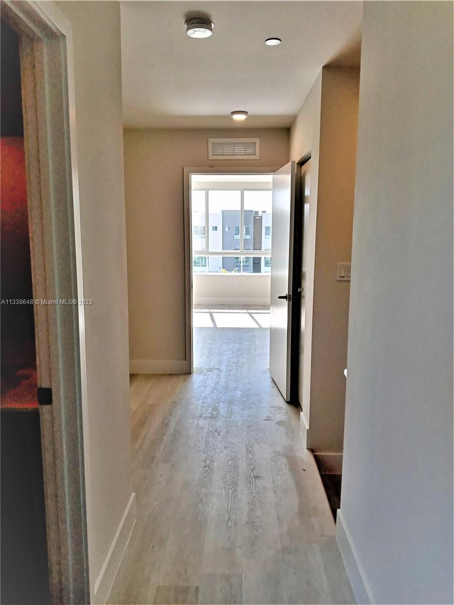 AVENTURA VILLAGE - Residential Lease