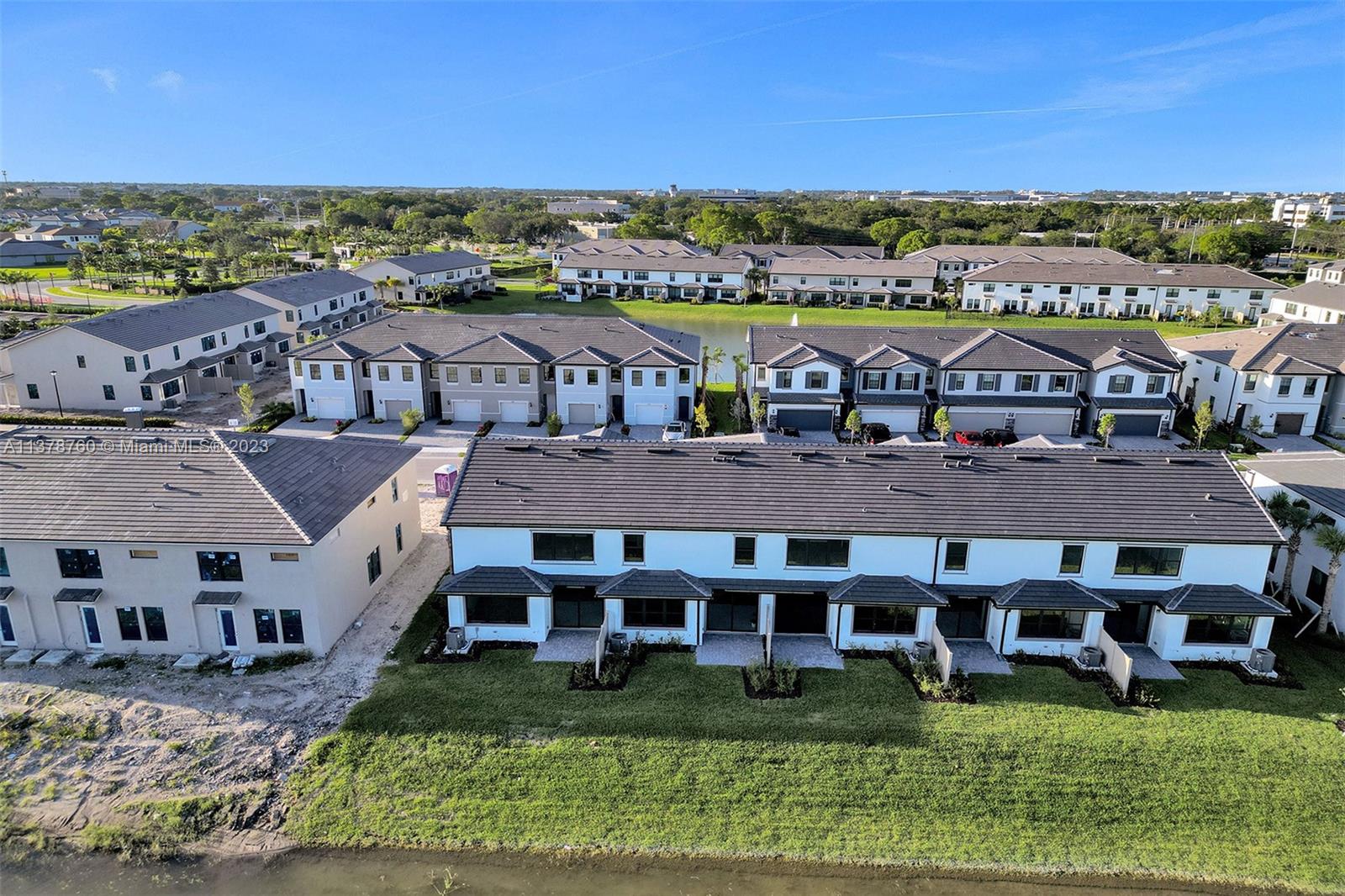OAK TREE PROPERTY REDEVEL - Residential Lease