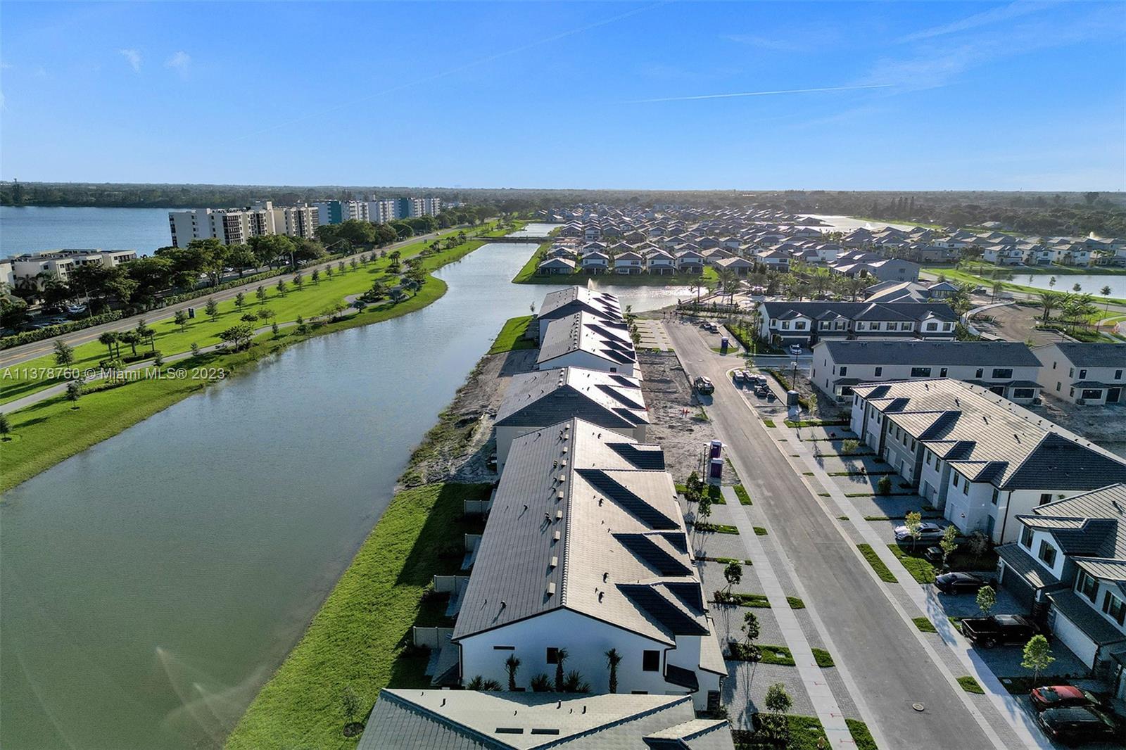 OAK TREE PROPERTY REDEVEL - Residential Lease