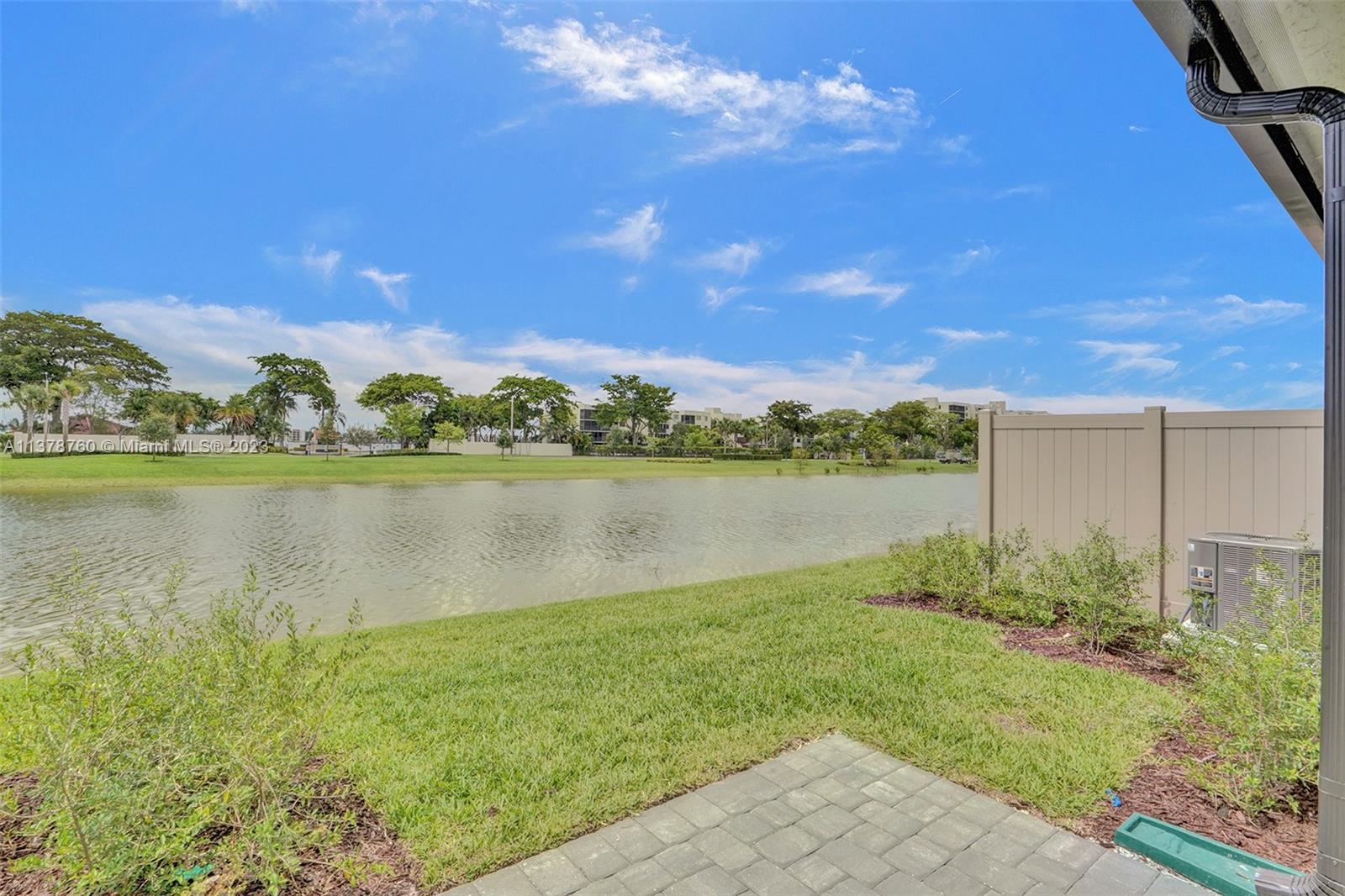 OAK TREE PROPERTY REDEVEL - Residential Lease
