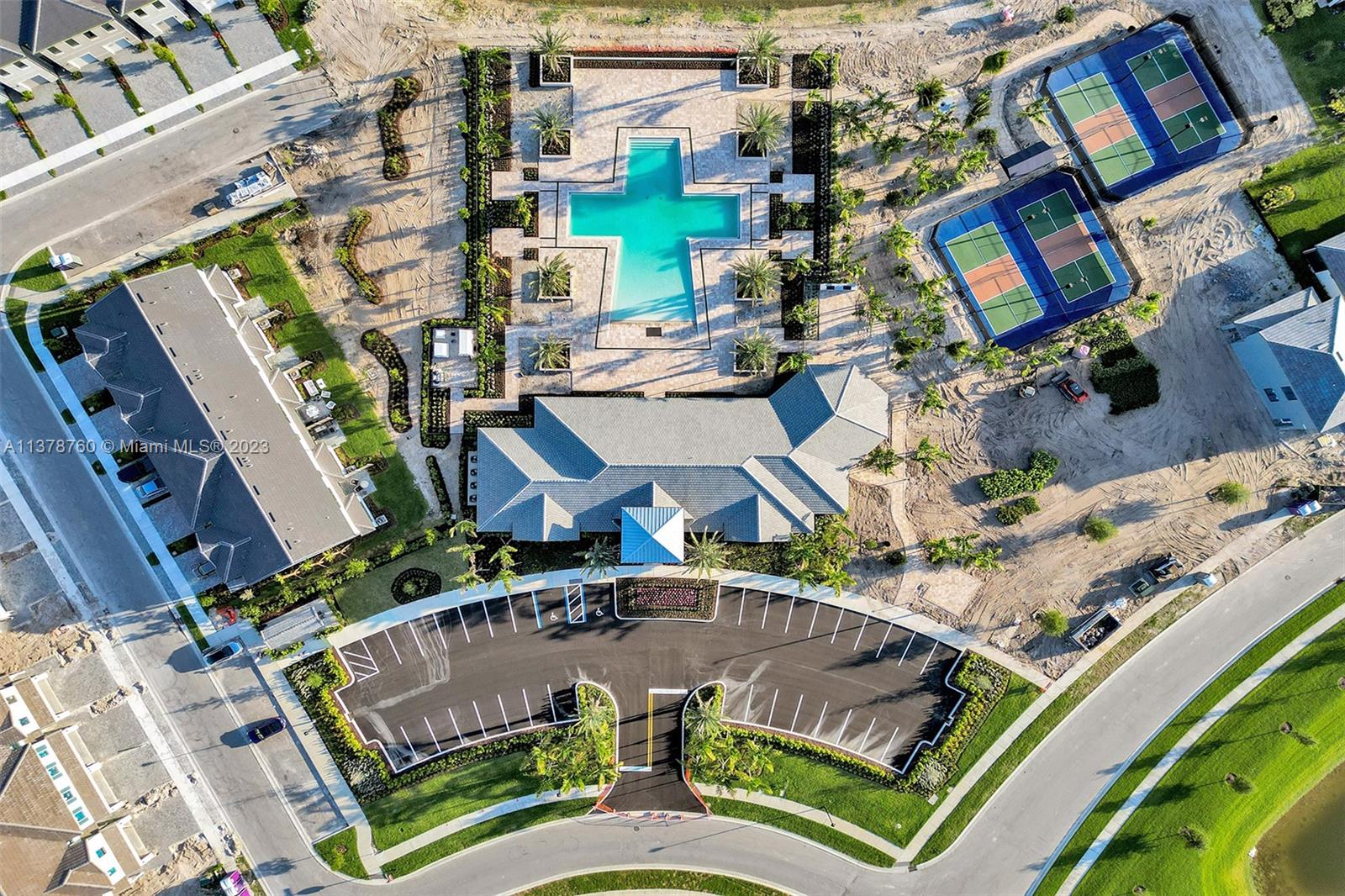 OAK TREE PROPERTY REDEVEL - Residential Lease