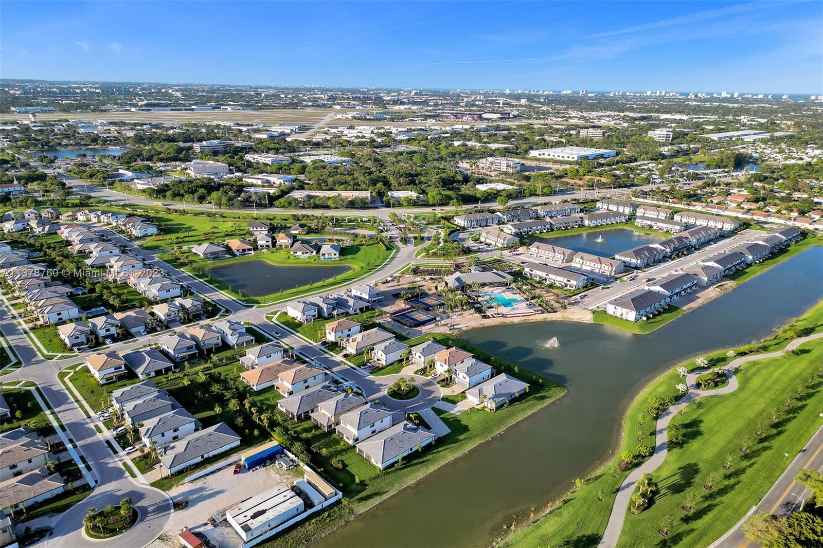 OAK TREE PROPERTY REDEVEL - Residential Lease
