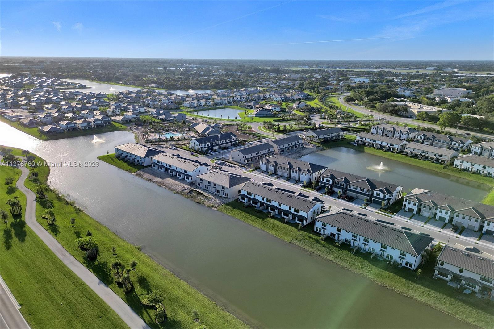 OAK TREE PROPERTY REDEVEL - Residential Lease