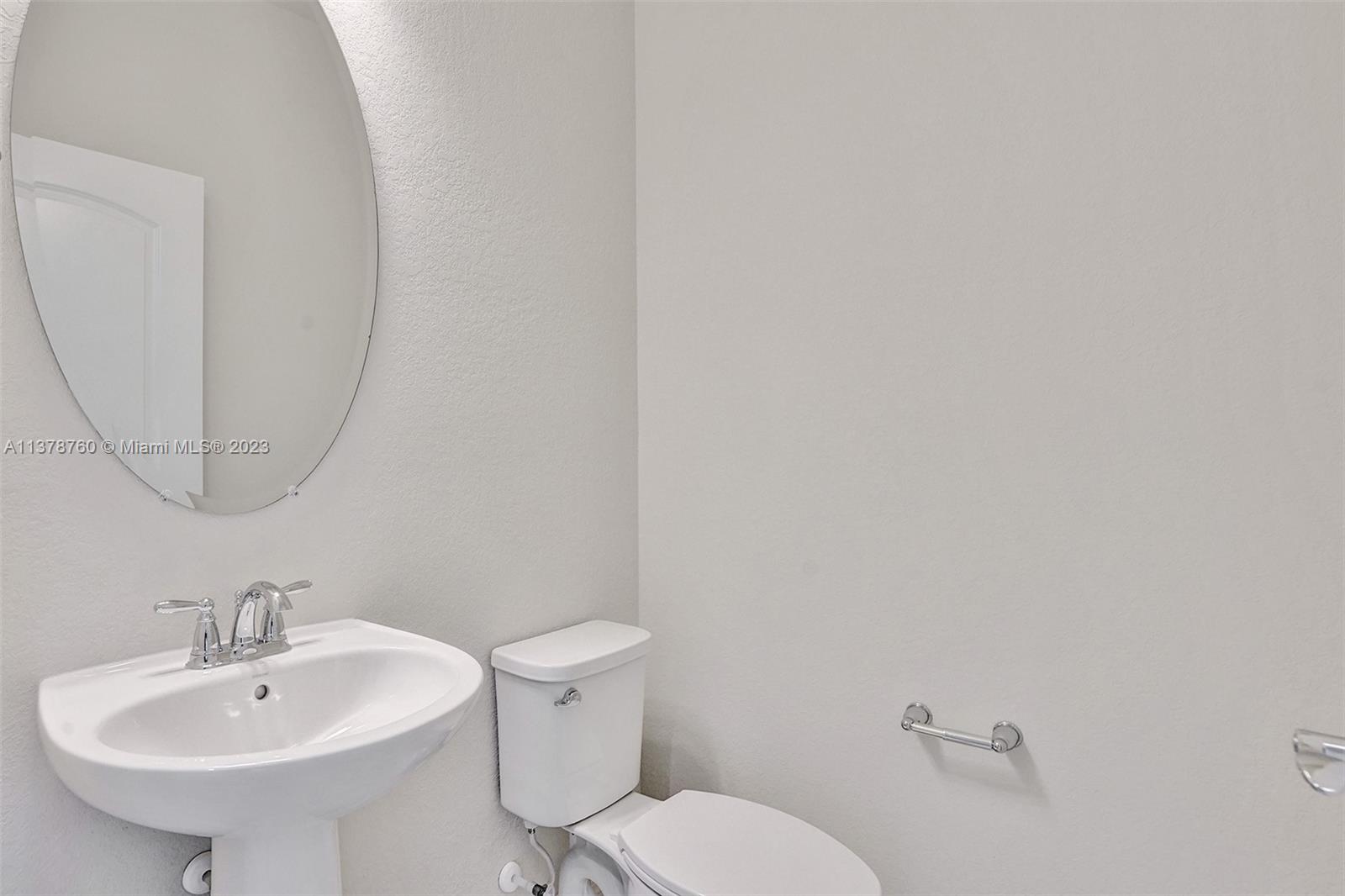 OAK TREE PROPERTY REDEVEL - Residential Lease