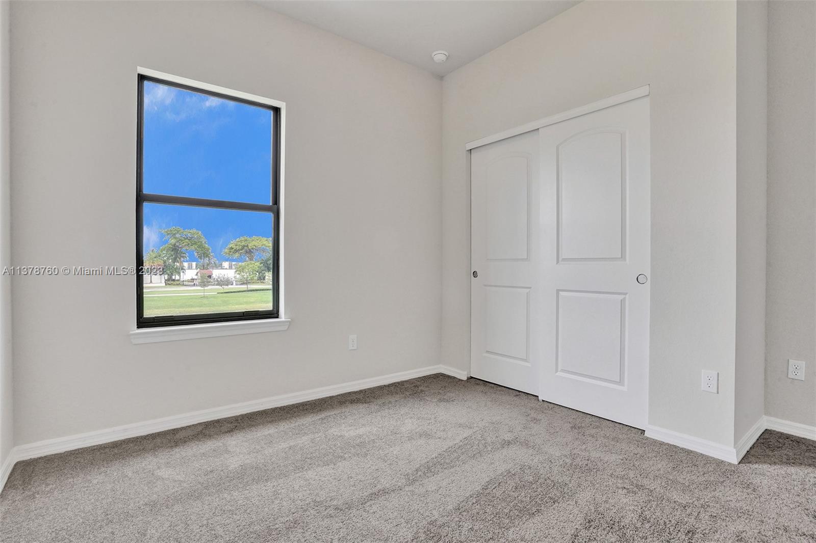 OAK TREE PROPERTY REDEVEL - Residential Lease