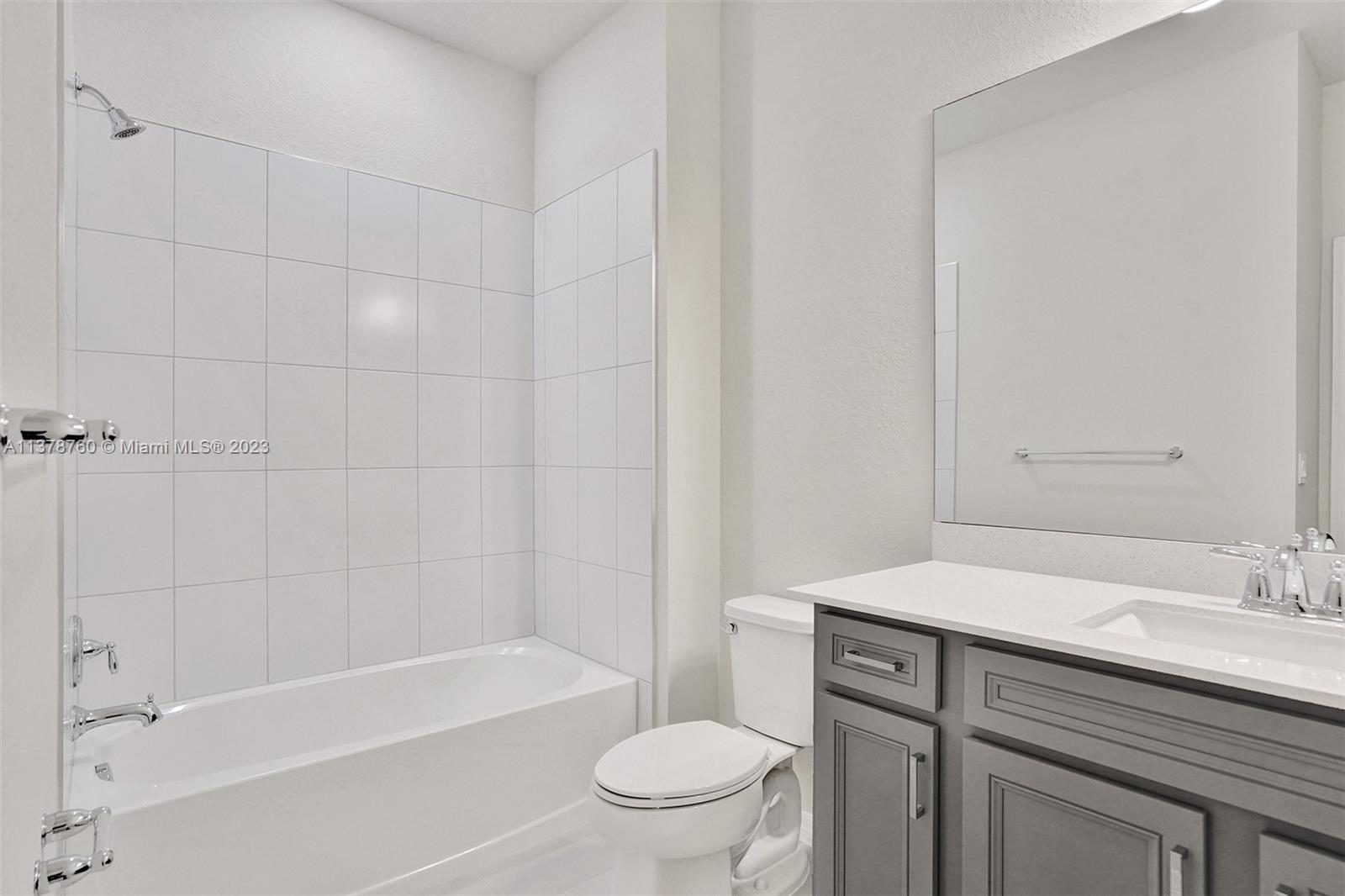 OAK TREE PROPERTY REDEVEL - Residential Lease