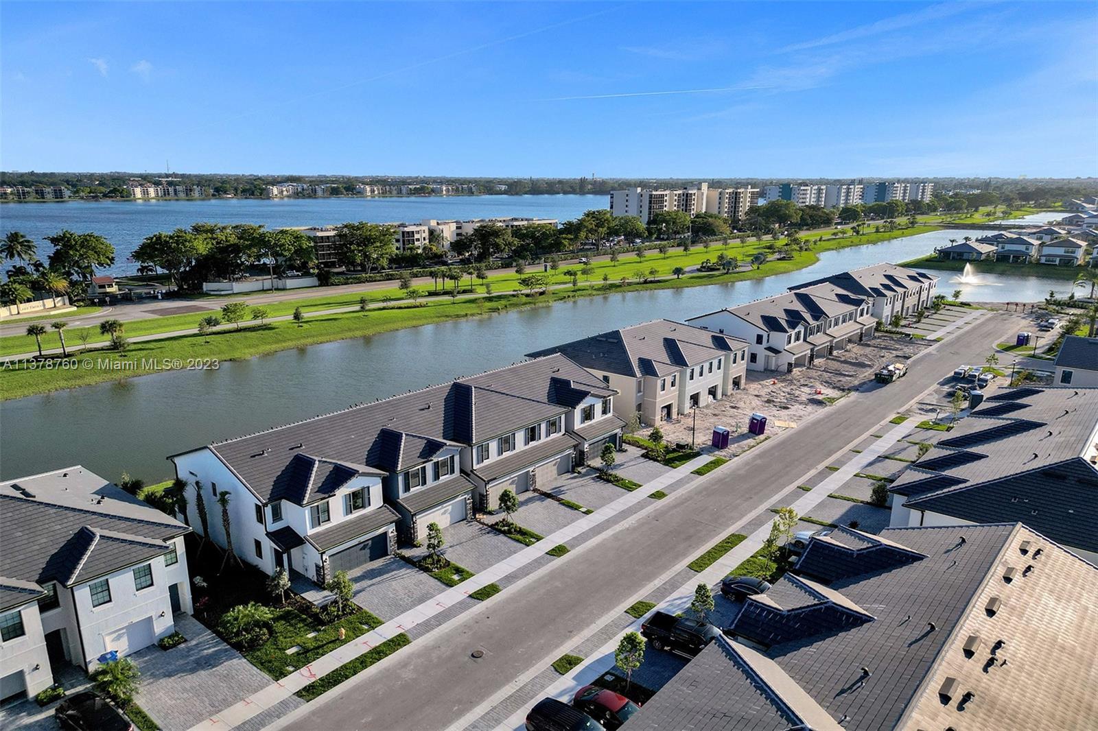 OAK TREE PROPERTY REDEVEL - Residential Lease
