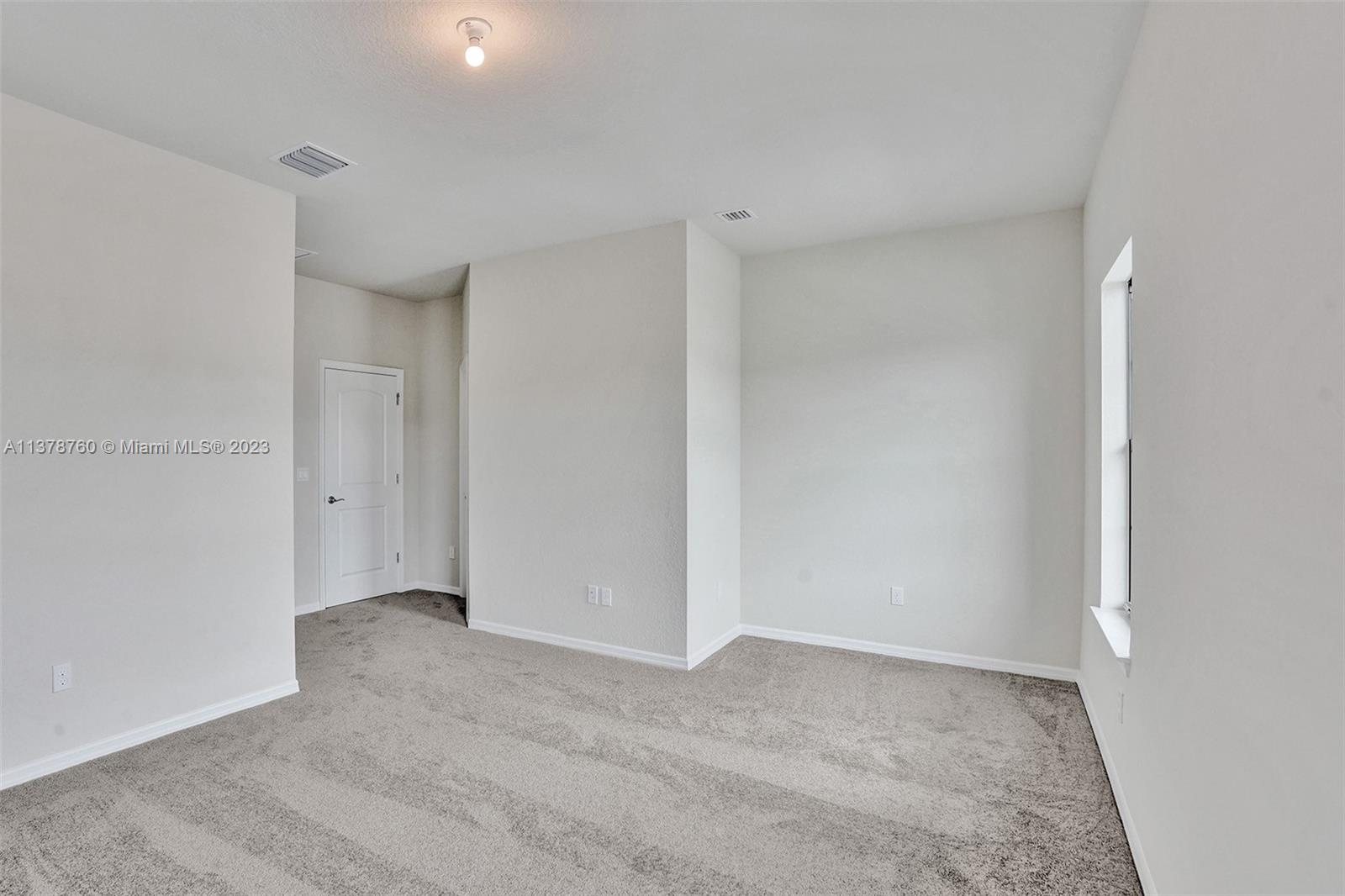 OAK TREE PROPERTY REDEVEL - Residential Lease