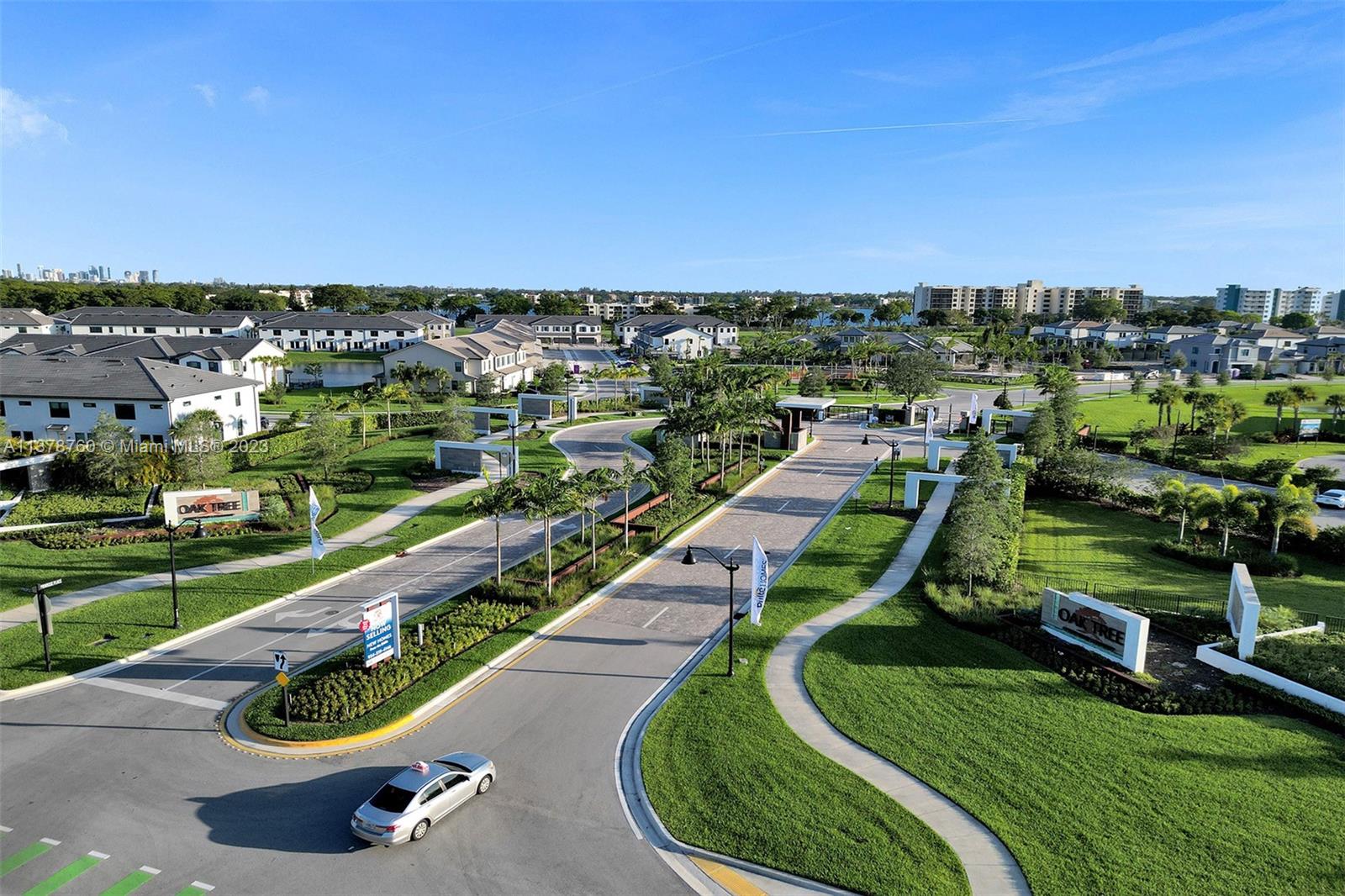 OAK TREE PROPERTY REDEVEL - Residential Lease