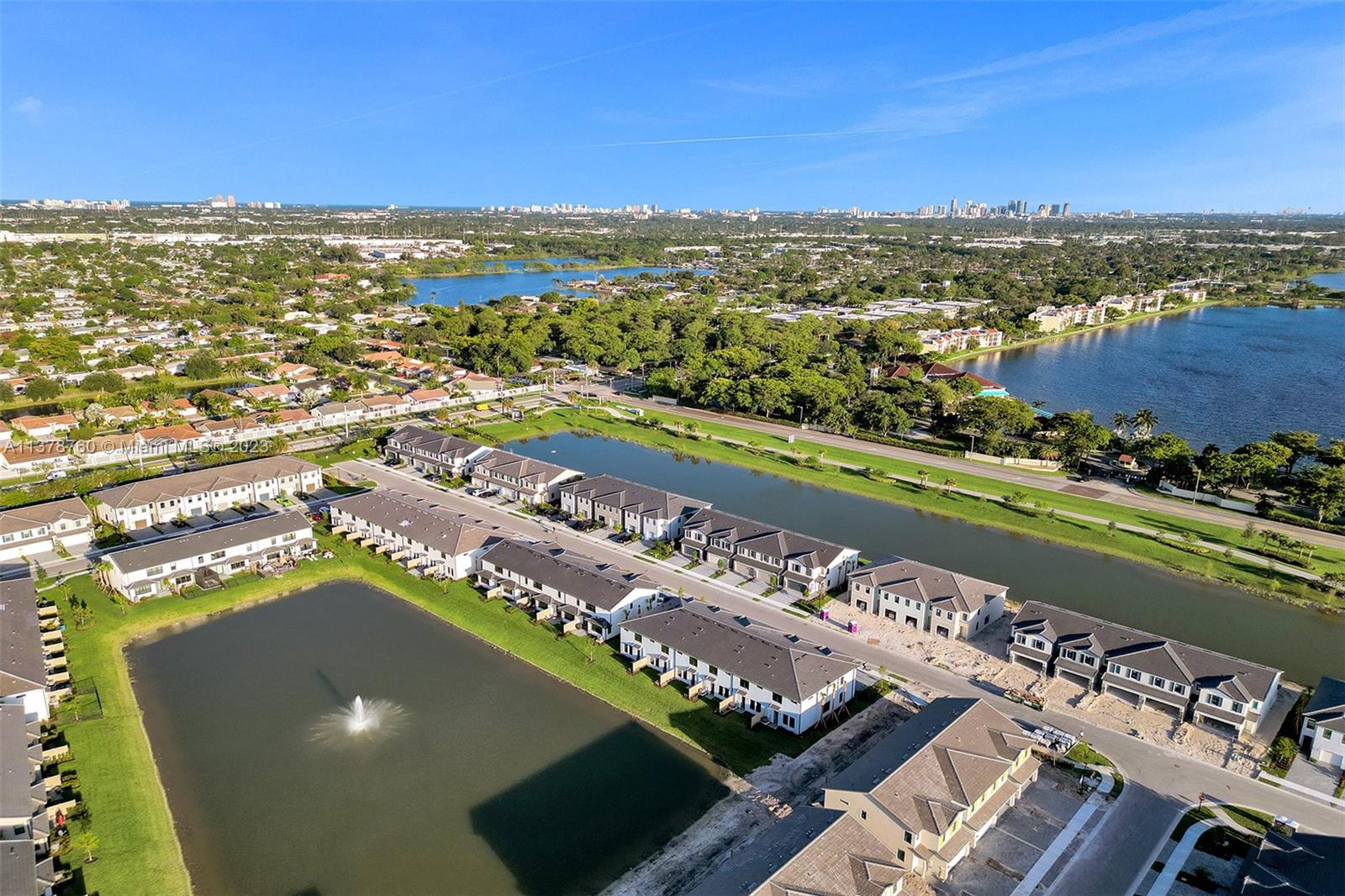 OAK TREE PROPERTY REDEVEL - Residential Lease