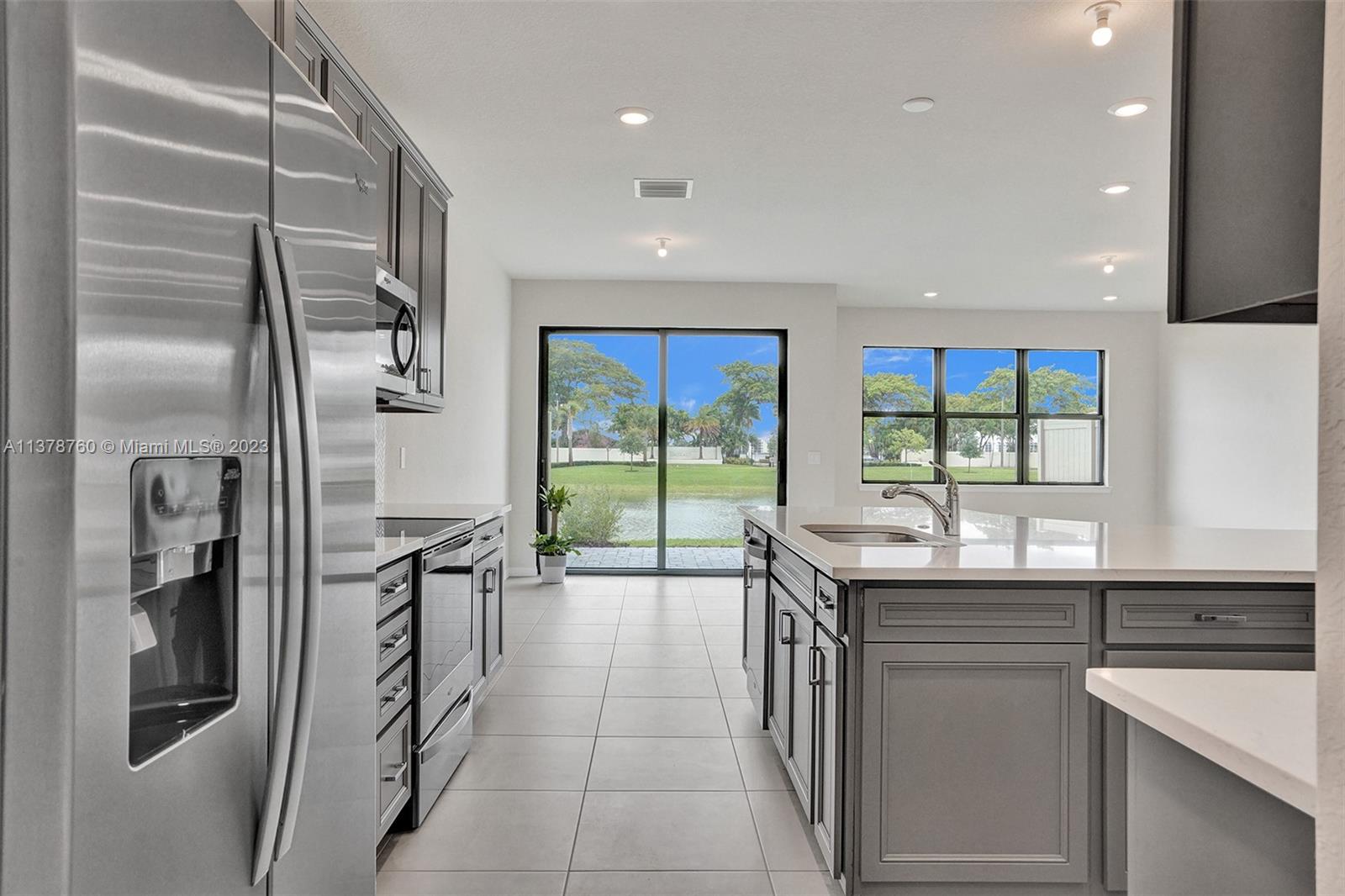 OAK TREE PROPERTY REDEVEL - Residential Lease