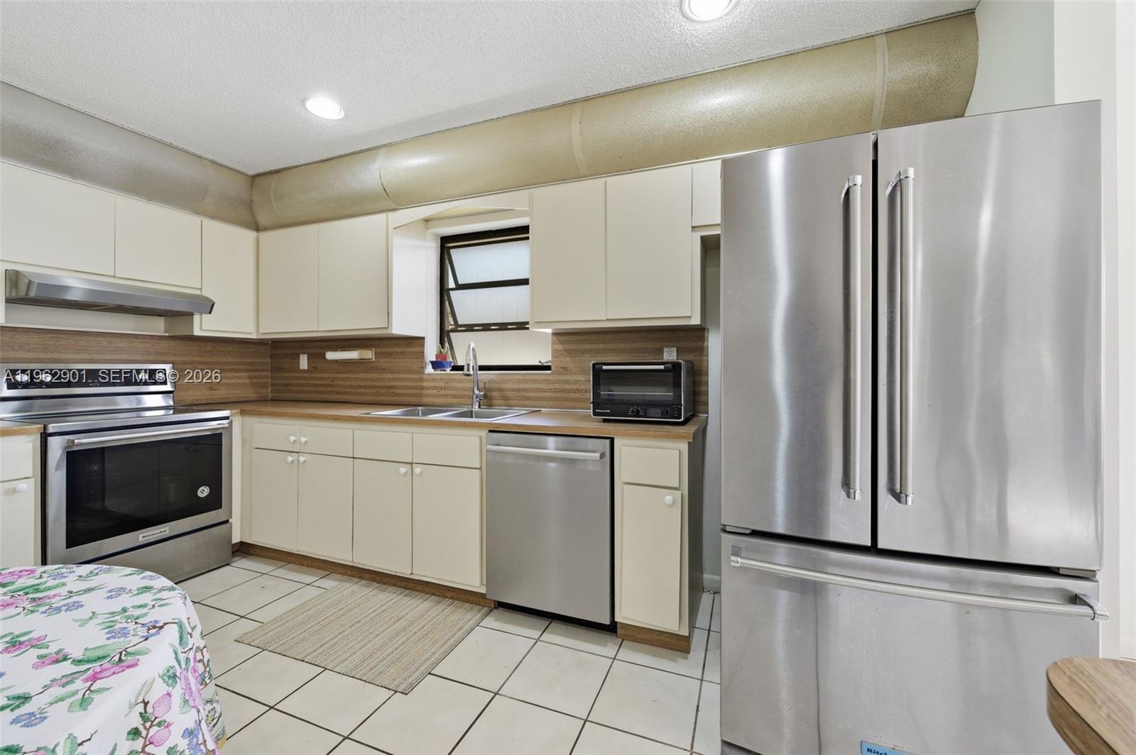 ALTOS DEL MAR NO 5 - Residential