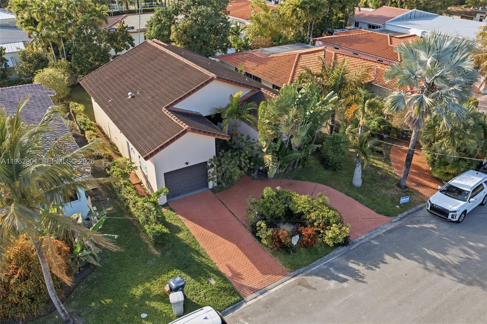 ALTOS DEL MAR NO 5 - Residential