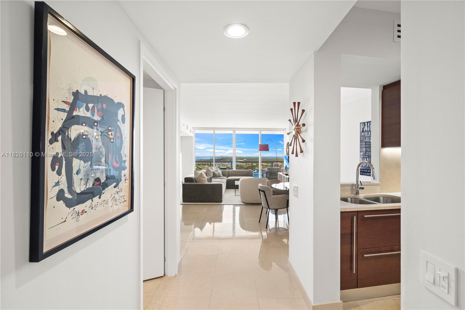 ICON CONDO - Residential