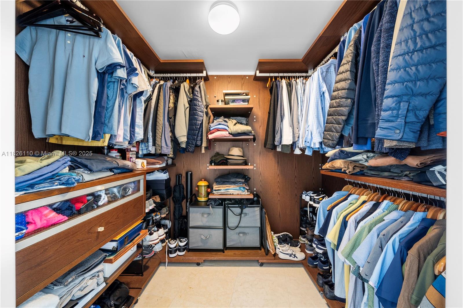 ICON CONDO - Residential