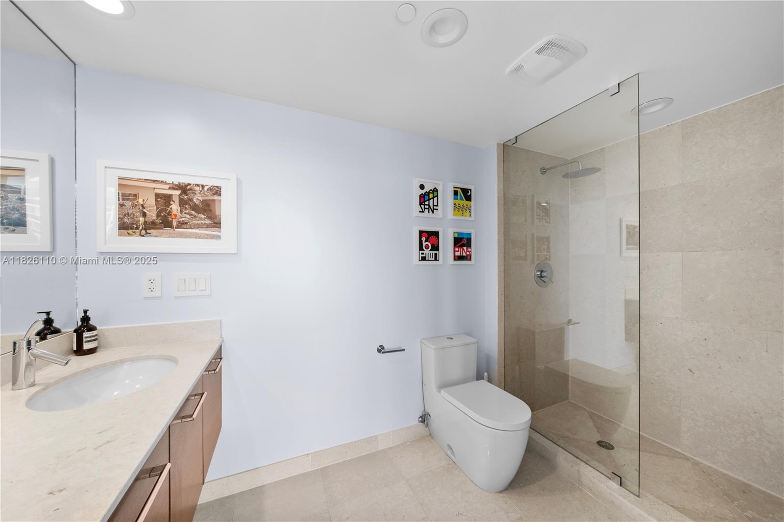 ICON CONDO - Residential