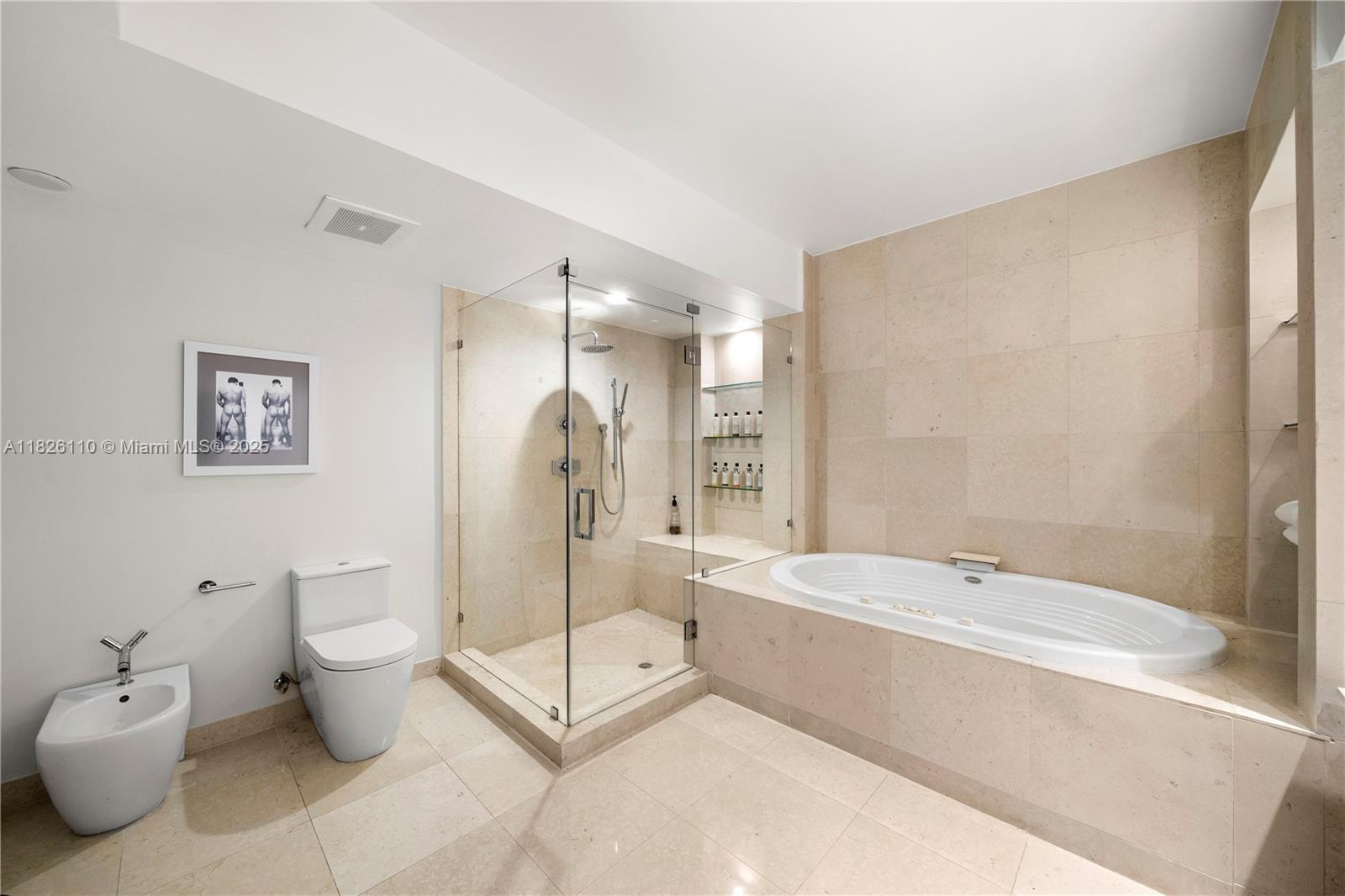 ICON CONDO - Residential