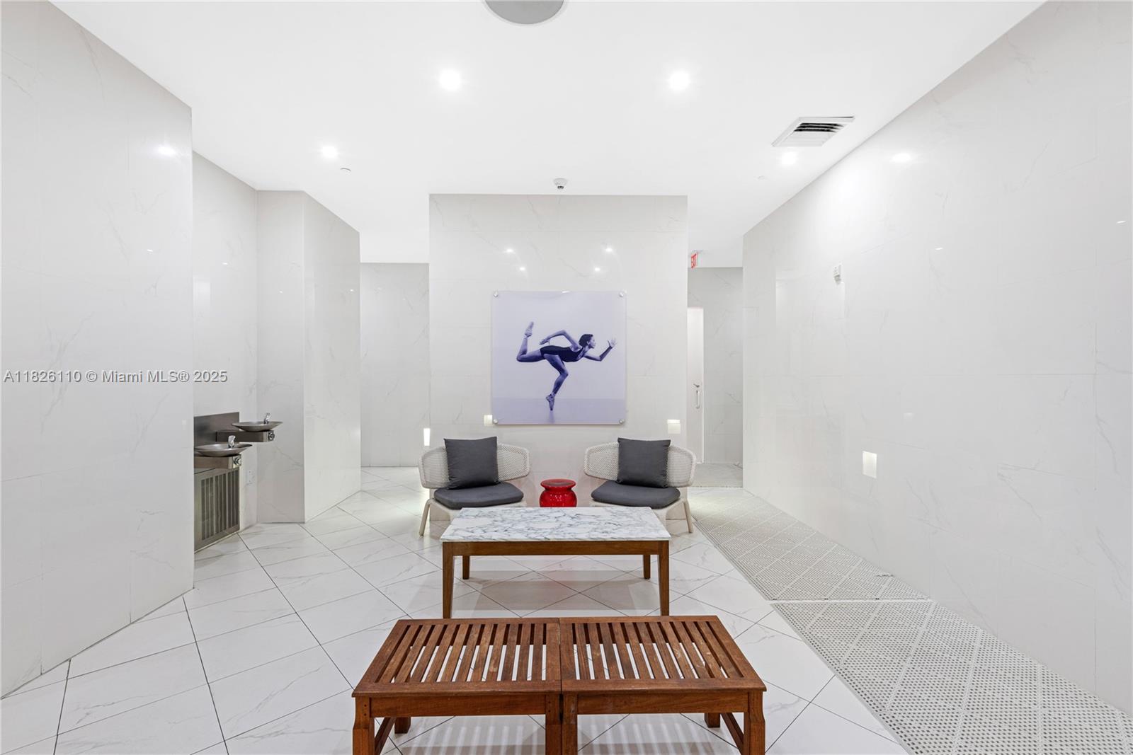 ICON CONDO - Residential