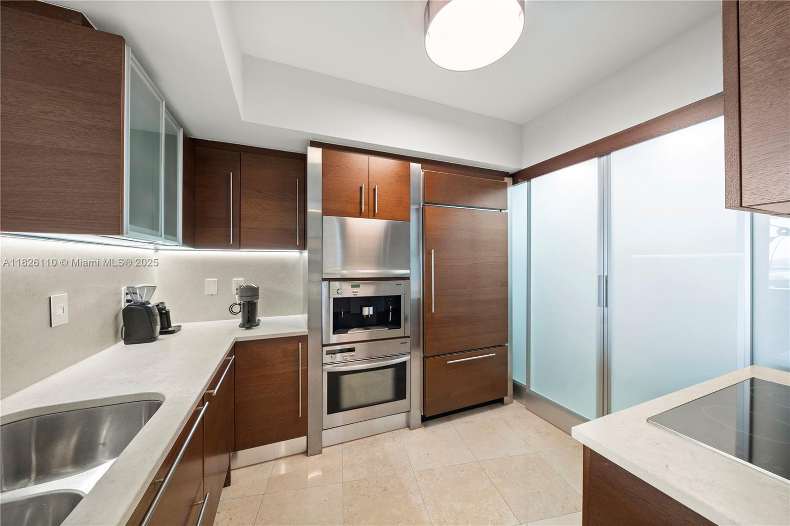 ICON CONDO - Residential