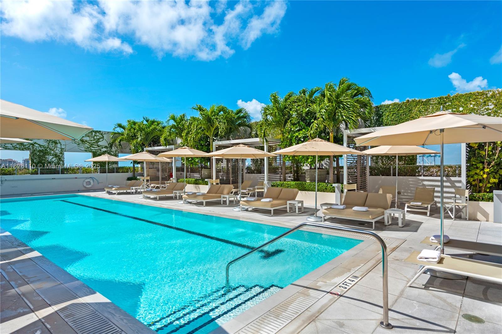 ICON CONDO - Residential