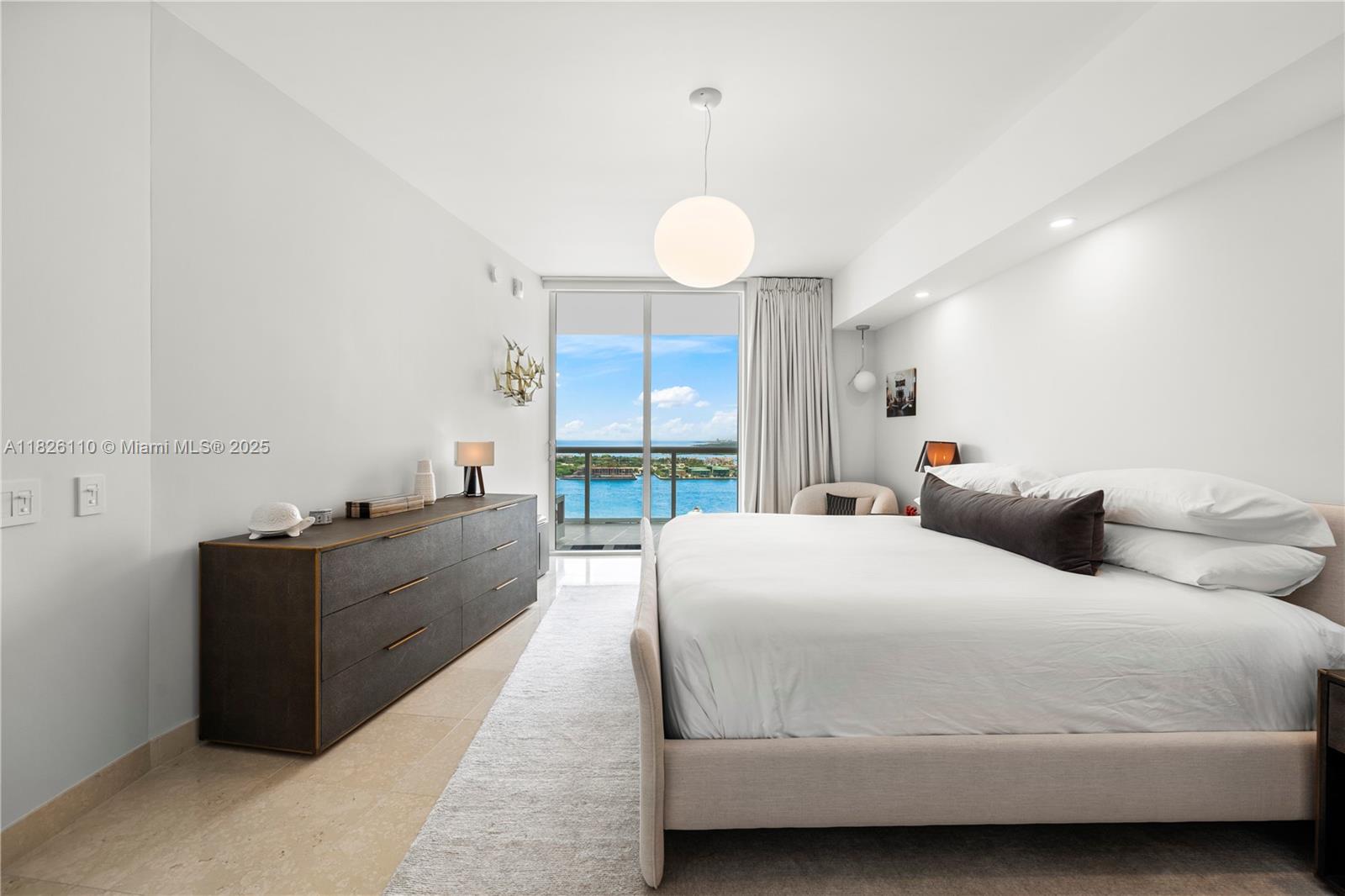 ICON CONDO - Residential