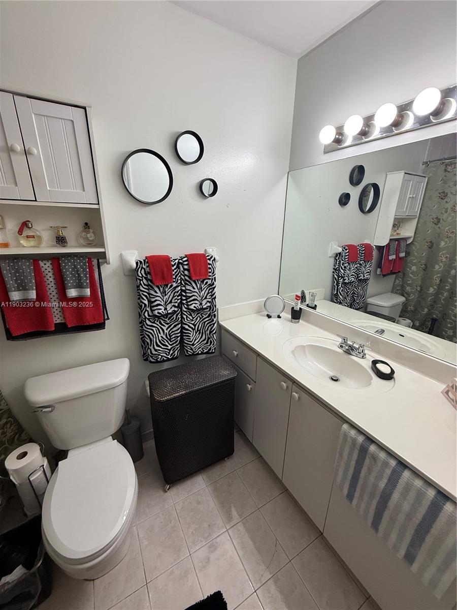 DORAL GRAND CONDO - Residential