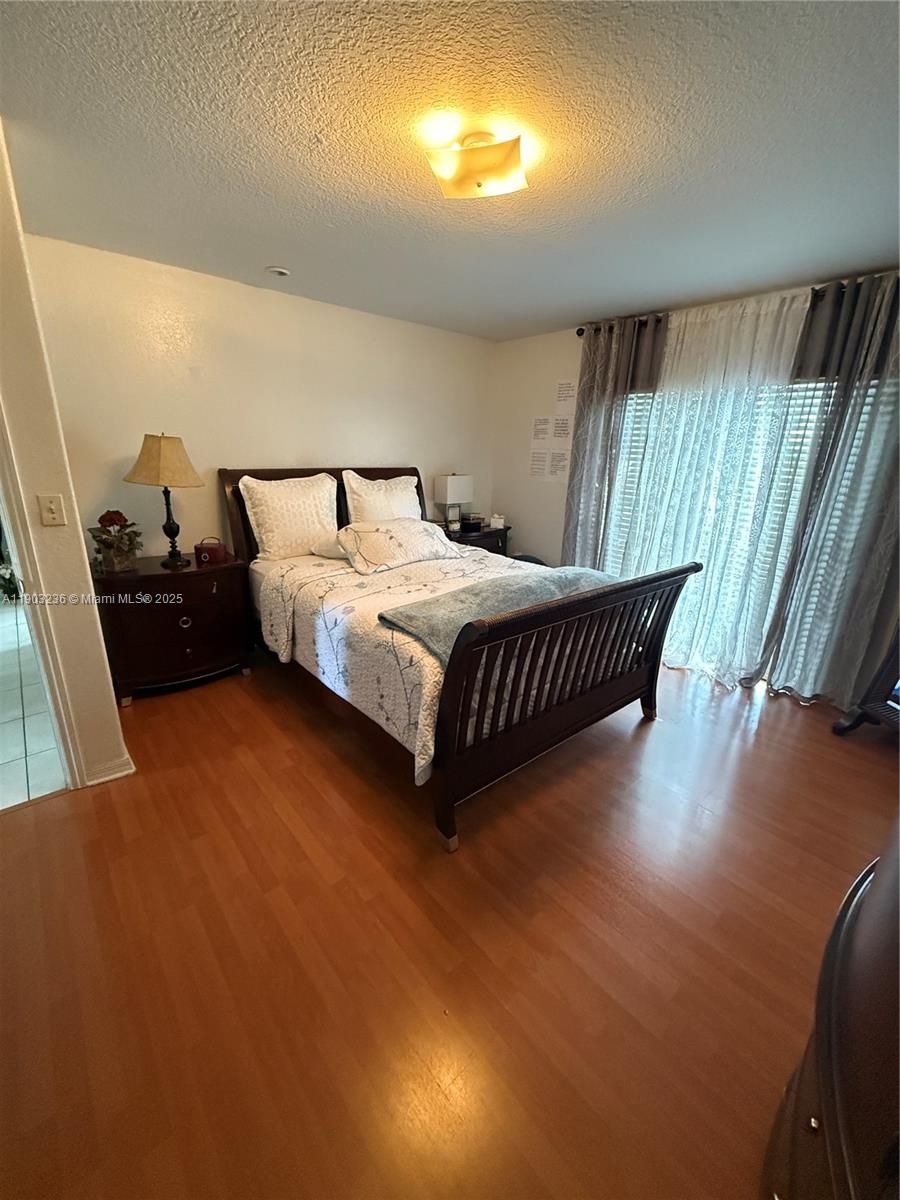 DORAL GRAND CONDO - Residential