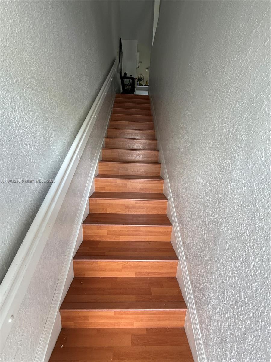 DORAL GRAND CONDO - Residential