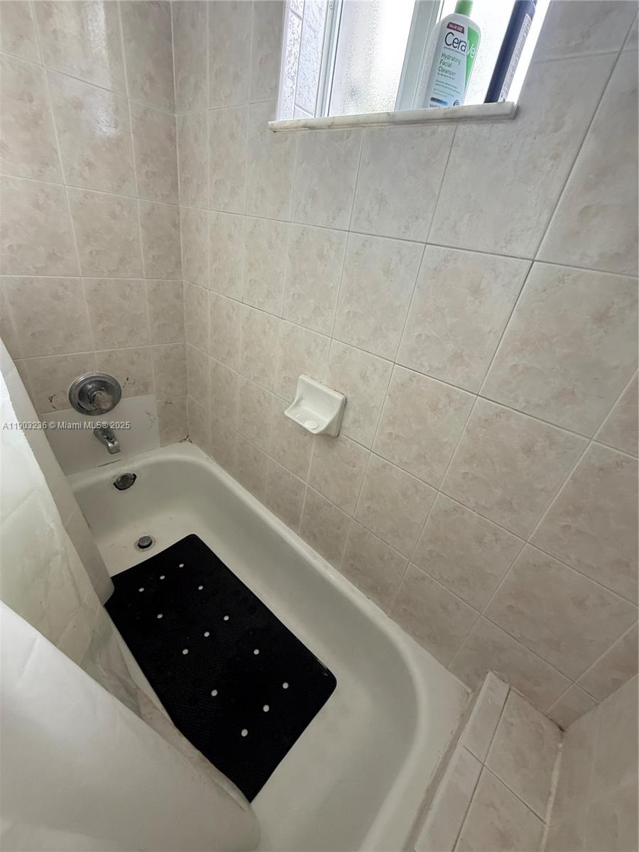 DORAL GRAND CONDO - Residential