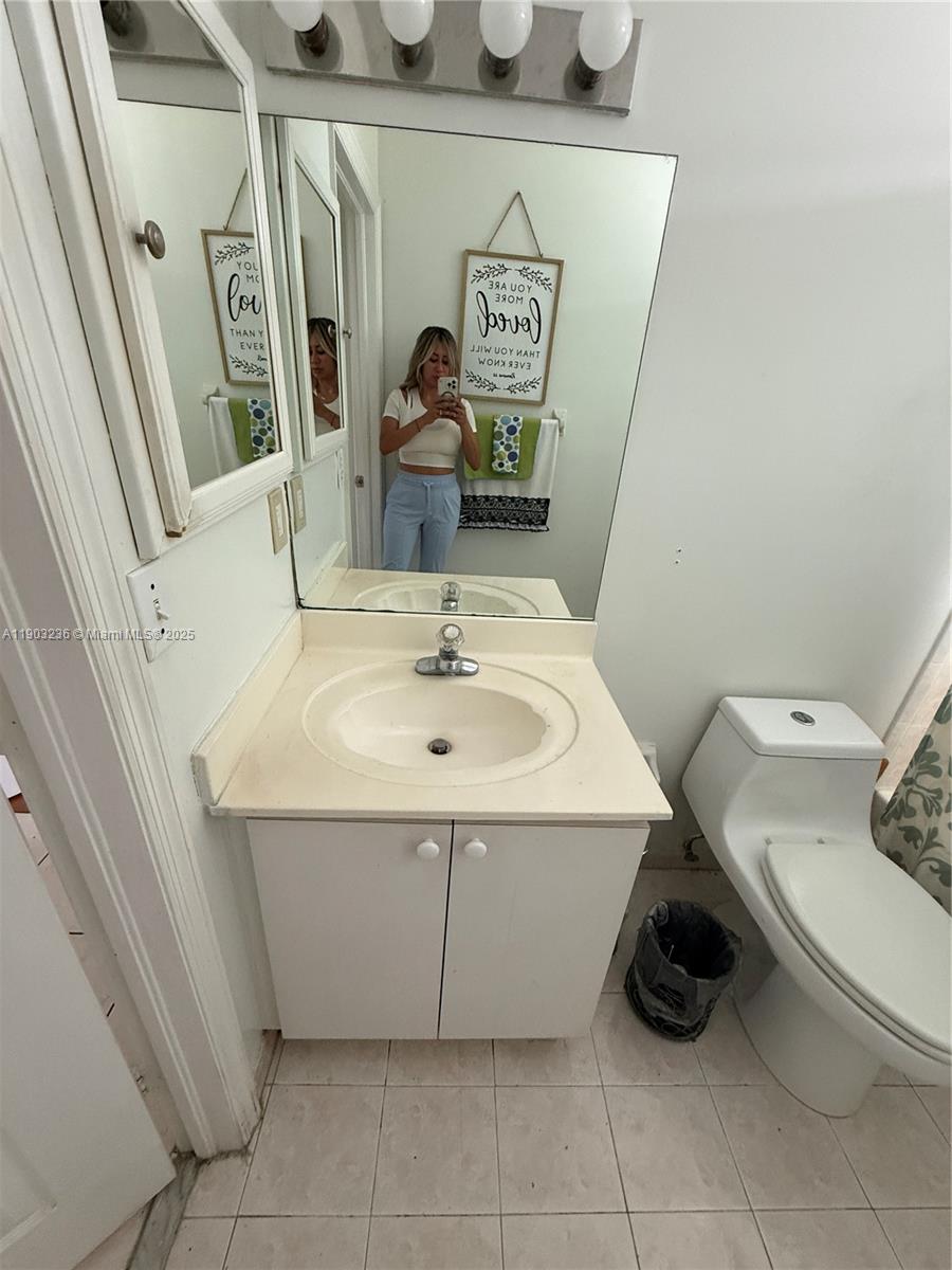 DORAL GRAND CONDO - Residential