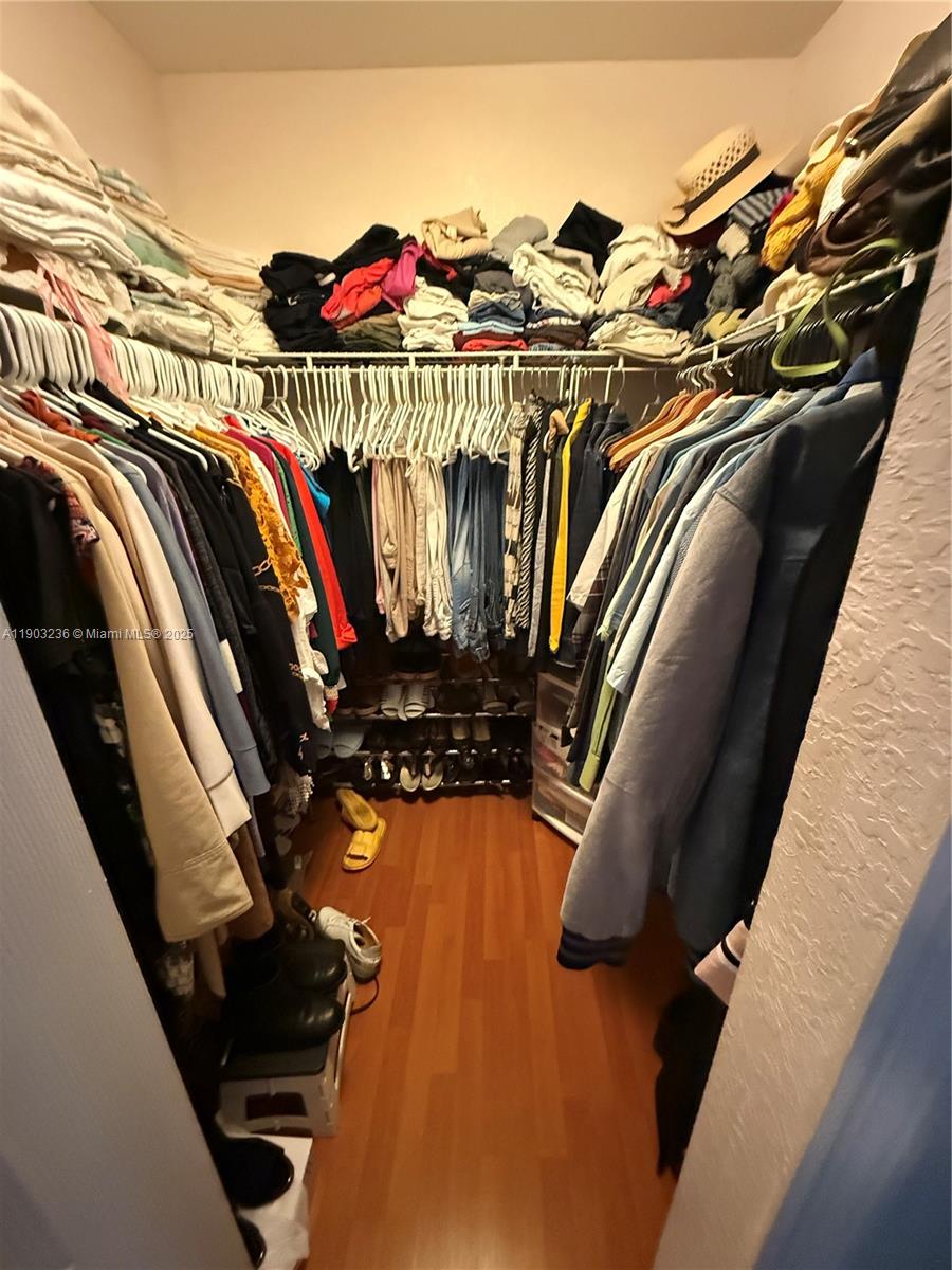 DORAL GRAND CONDO - Residential